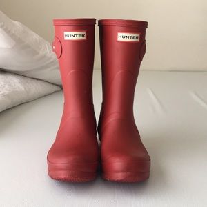 ❌Last chance SALE❌ Matte Red Hunter Boots size 6